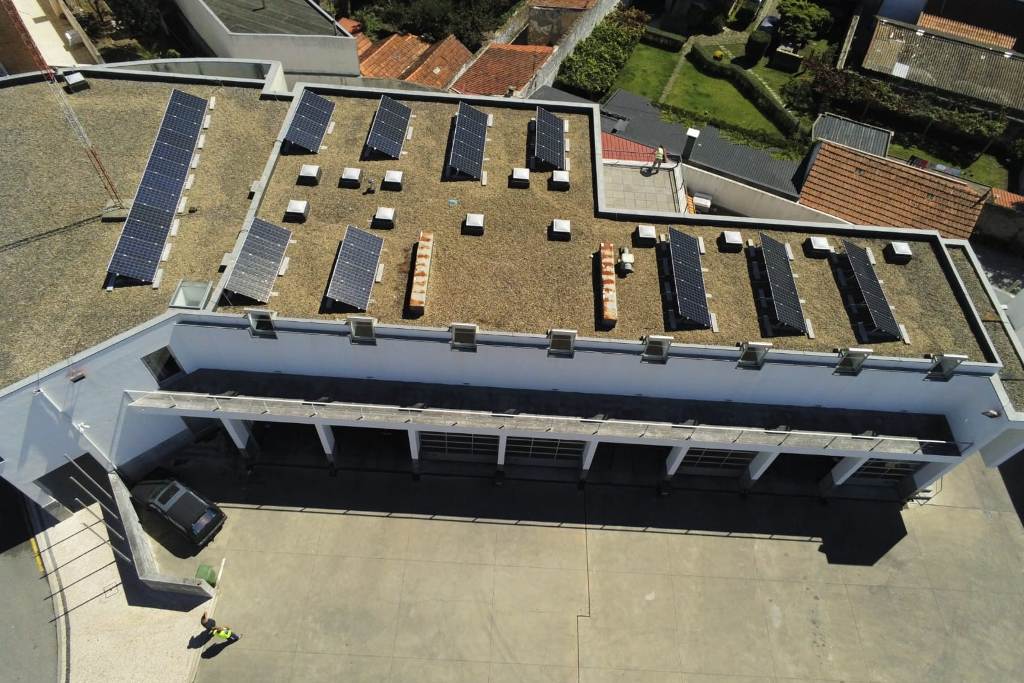 Bombeiros da Póvoa Instalam Energia Solar na Cobertura do Quartel