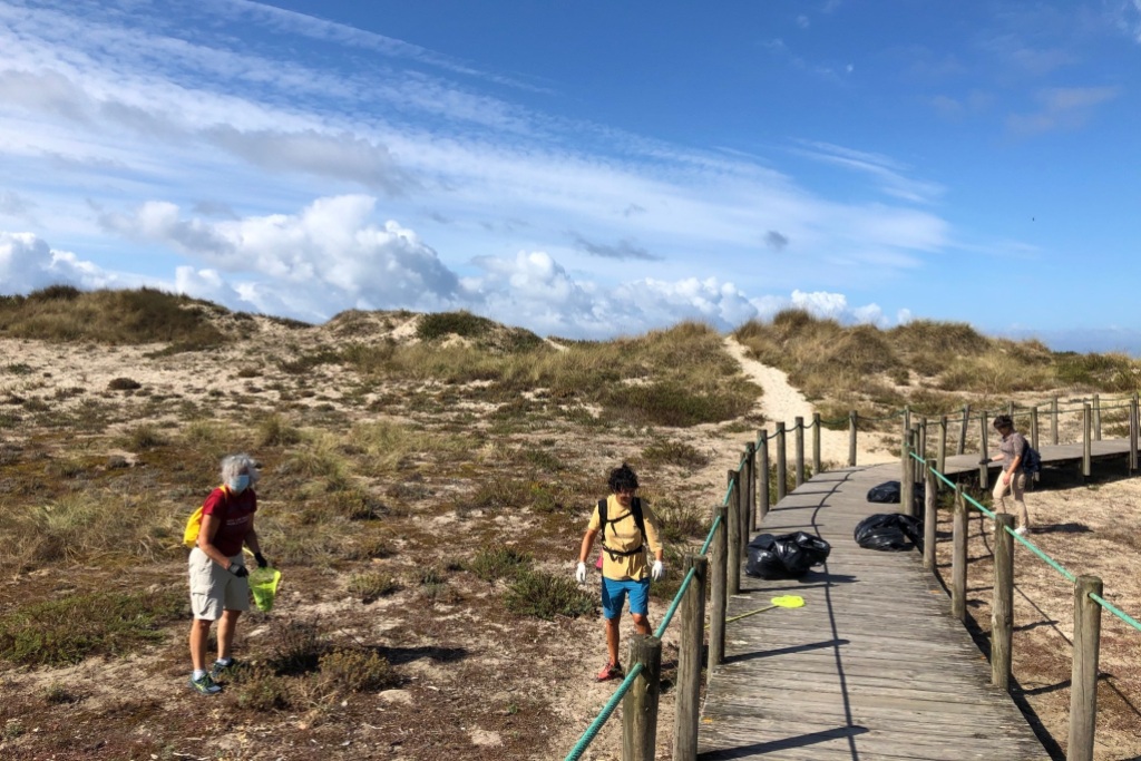 Voluntários Recolhem uma Tonelada de Lixo em Cinco Praias de Esposende