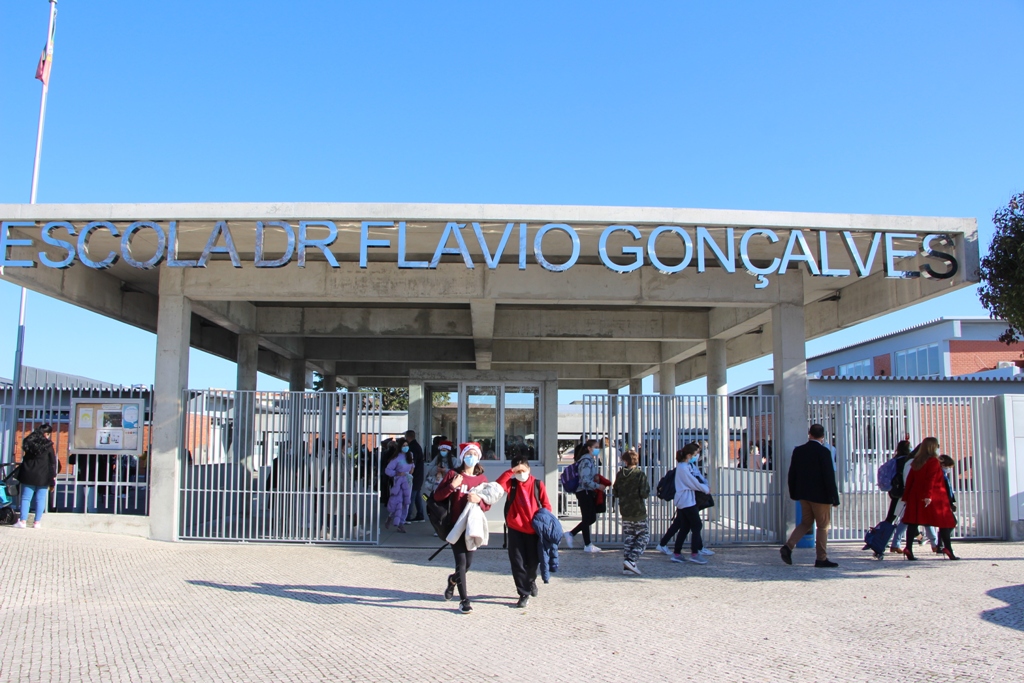 Alunos de Excelência da Escola Flávio Gonçalves Reconhecidos