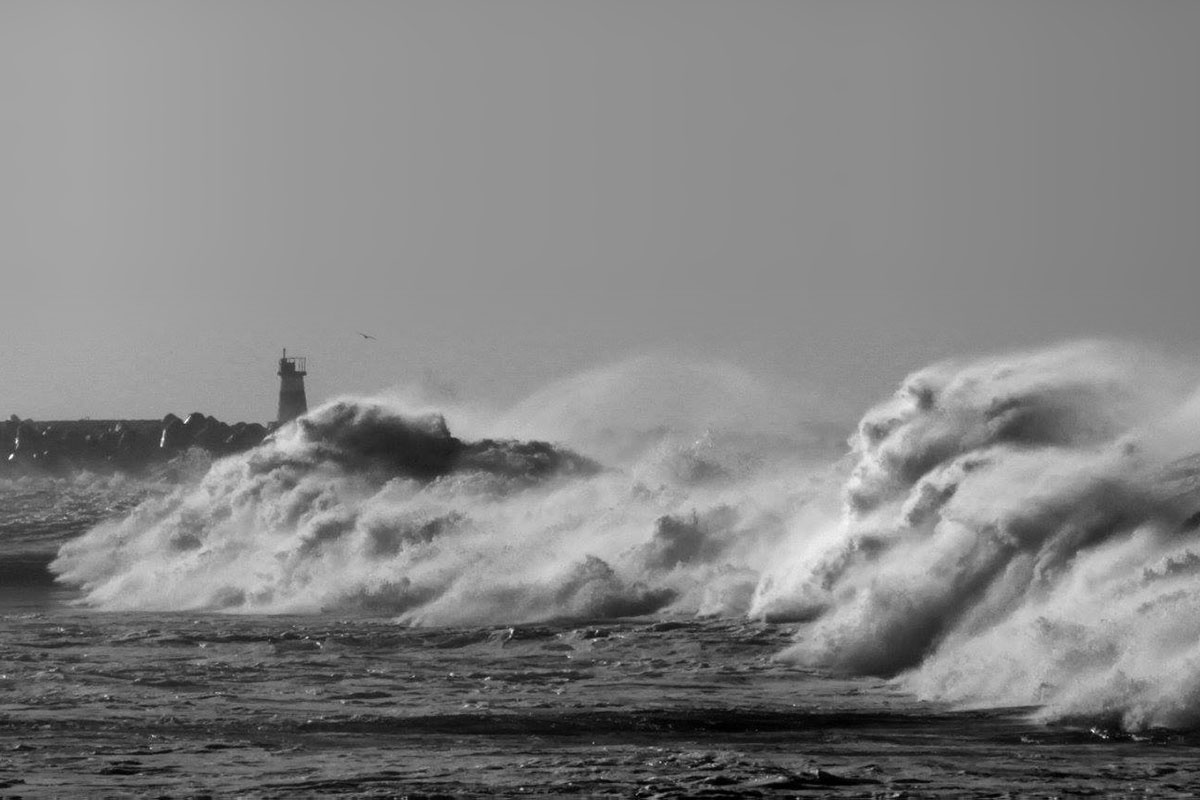 O Mar Não o Quer Ver Por Perto Até Domingo, Avisa a Capitania