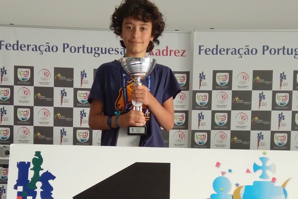 Gonçalo Guedes, Aluno do Grande Colégio, é Campeão Nacional de Xadrez