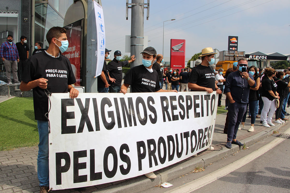 APROLEP Em protesto na Trofa Pelo Futuro do Sector Leiteiro